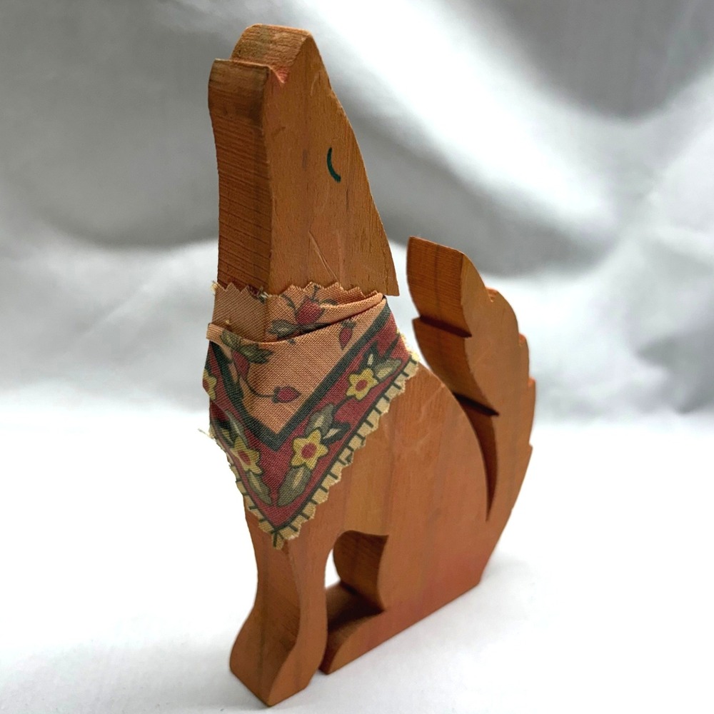 Unbranded Coyote Figurine Unisex OS Orange Good Howling Wood Folk Art Bandana - Picture 3 of 7
